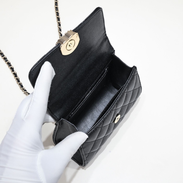 シャネルバッグ着用イメージ